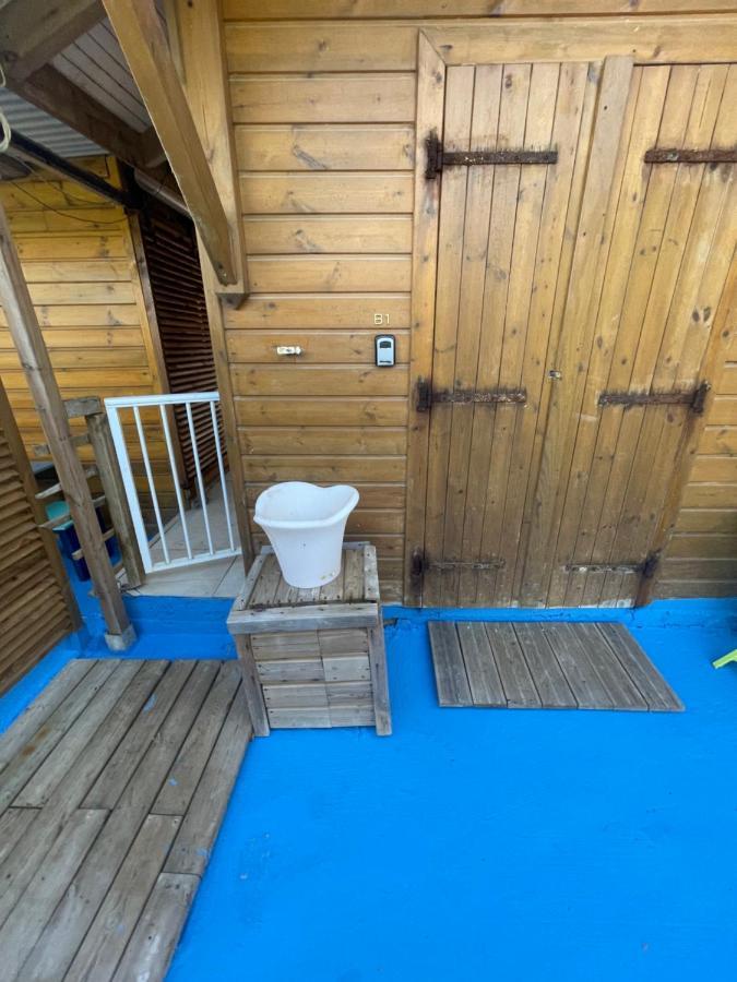 2 Bungalows Au Bord De La Plage De Montal A Moule Loues Individuellement Ou Ensemble Ле-Муль Экстерьер фото