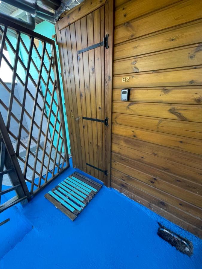 2 Bungalows Au Bord De La Plage De Montal A Moule Loues Individuellement Ou Ensemble Ле-Муль Экстерьер фото